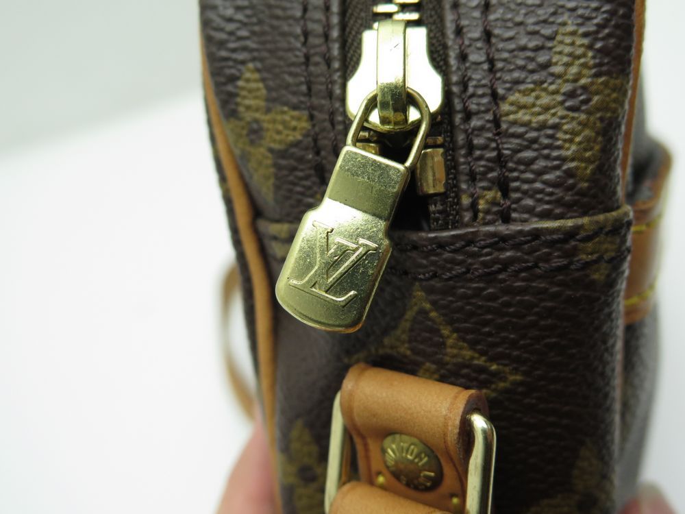 Louis Vuitton Trocadero 23 Cm – SergiosCollection