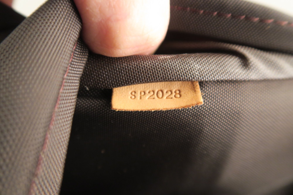 Sold at Auction: Louis Vuitton, Pégase 55, valise à roulettes