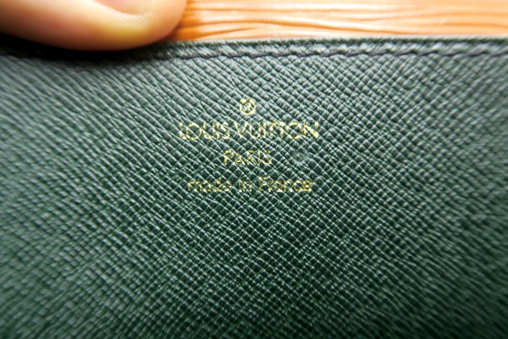 Qu'est ce que le Cuir Epi ? L'Indétronable Cuir de Louis Vuitton – Eiken  Shop