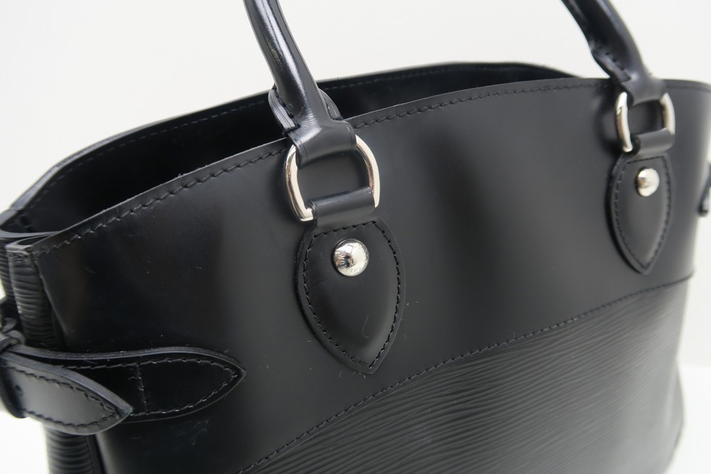 Sacs Louis Vuitton Passy Noir d'occasion