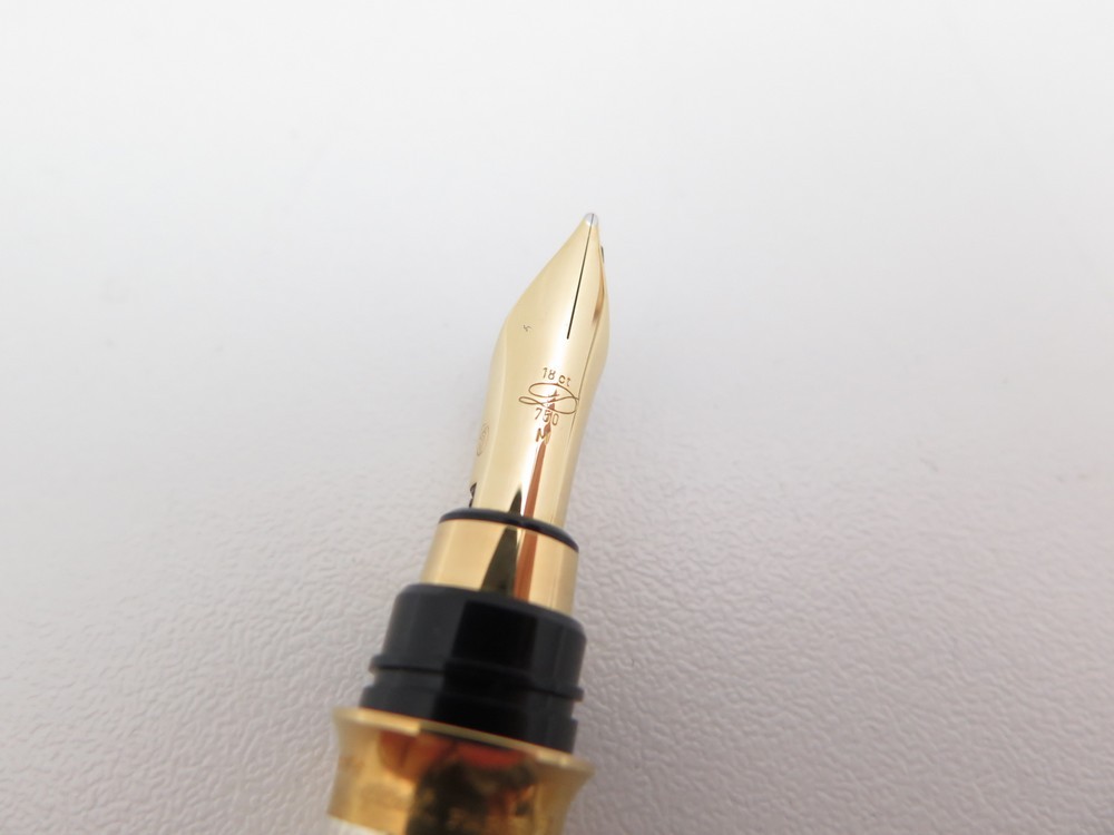 stylo plume st dupont godronne en metal argente or 18k