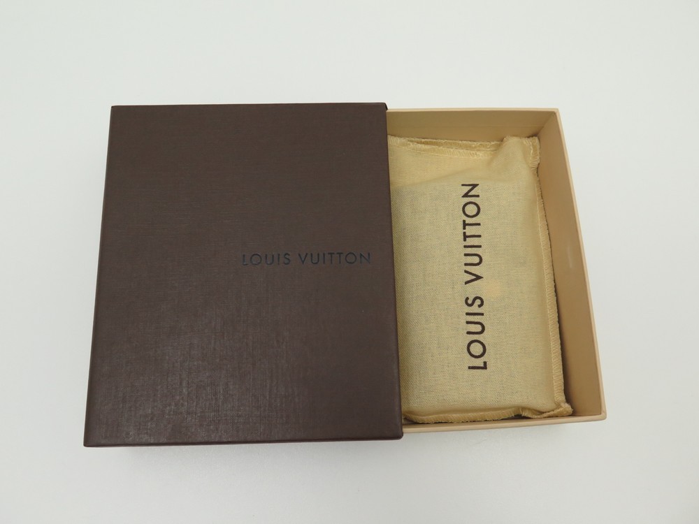 Shop Louis Vuitton Lv Halo Key Holder (PORTE-CLES LV HALO, M68853) by  Mikrie