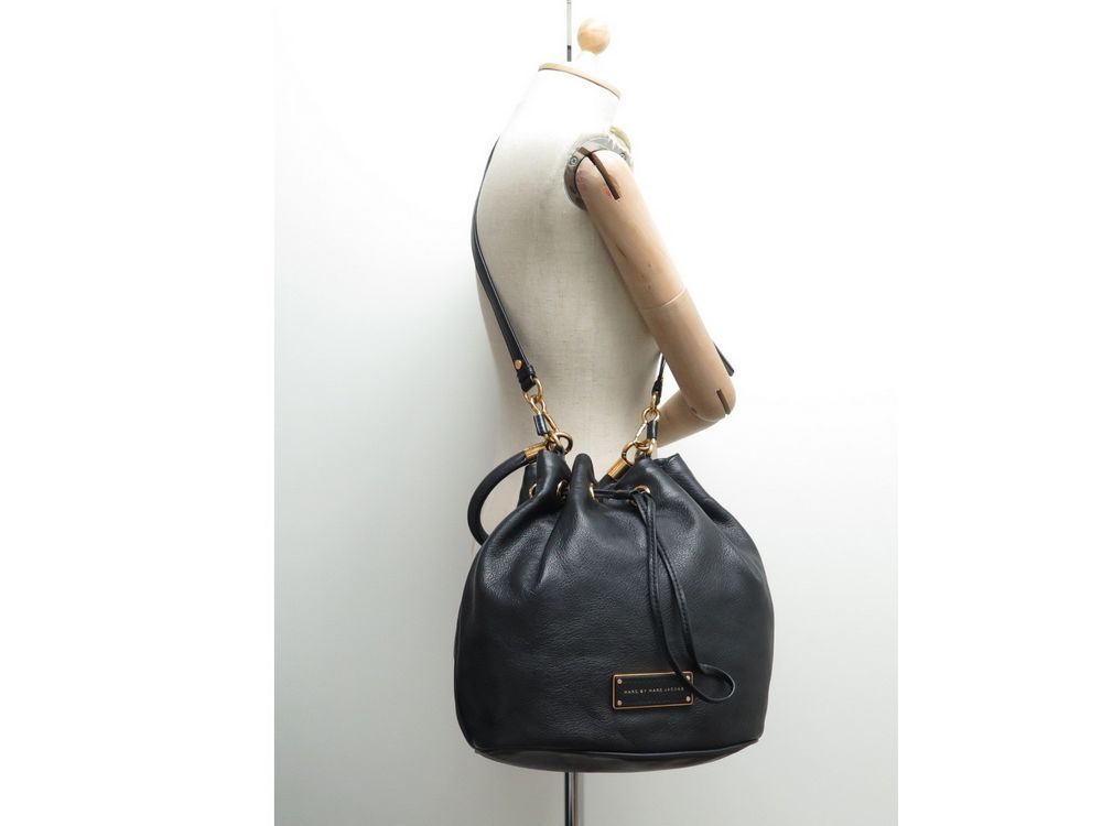 Sac Seau The Bucket En Cuir en Noir – Marc Jacobs