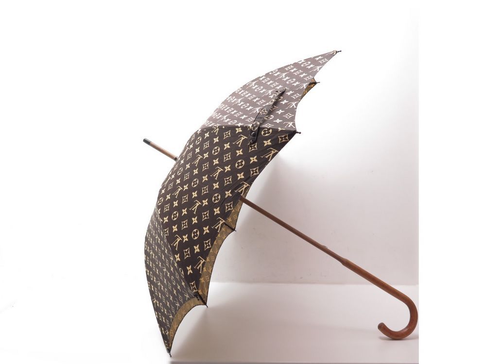 LOUIS VUITTON Parapluie, toile imperméable Monogram, m…