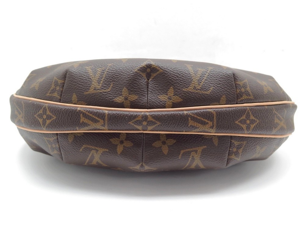 LOUIS VUITTON Croissant Size MM Monogram Brown M51512