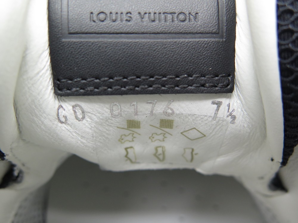 Fastlane low trainers Louis Vuitton Grey size 7 UK in Other - 30864757