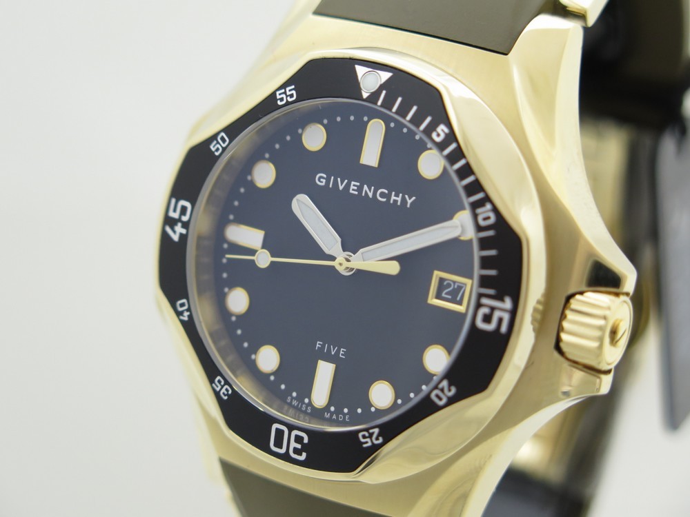 Givenchy five hot sale shark watch