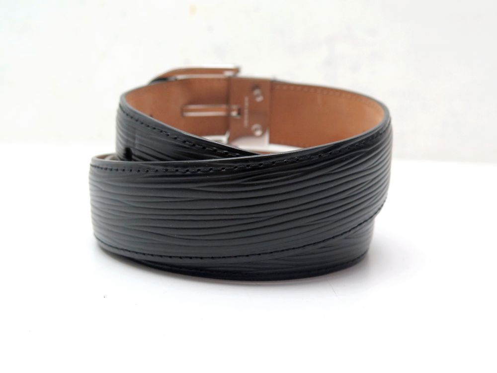 Ceinture LOUIS VUITTON T90 mixte LV initiales en cuir lisse noir - VALOIS  VINTAGE PARIS