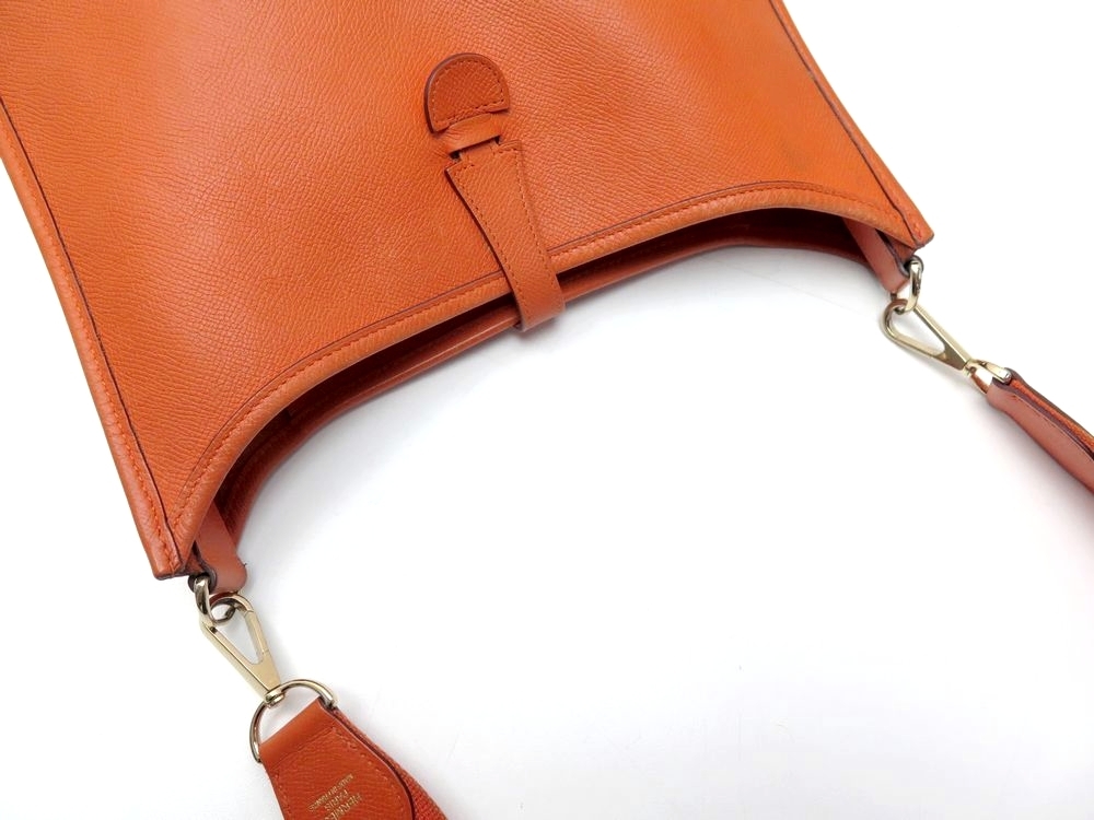 Hermès Authenticated Evelyne Leather Handbag