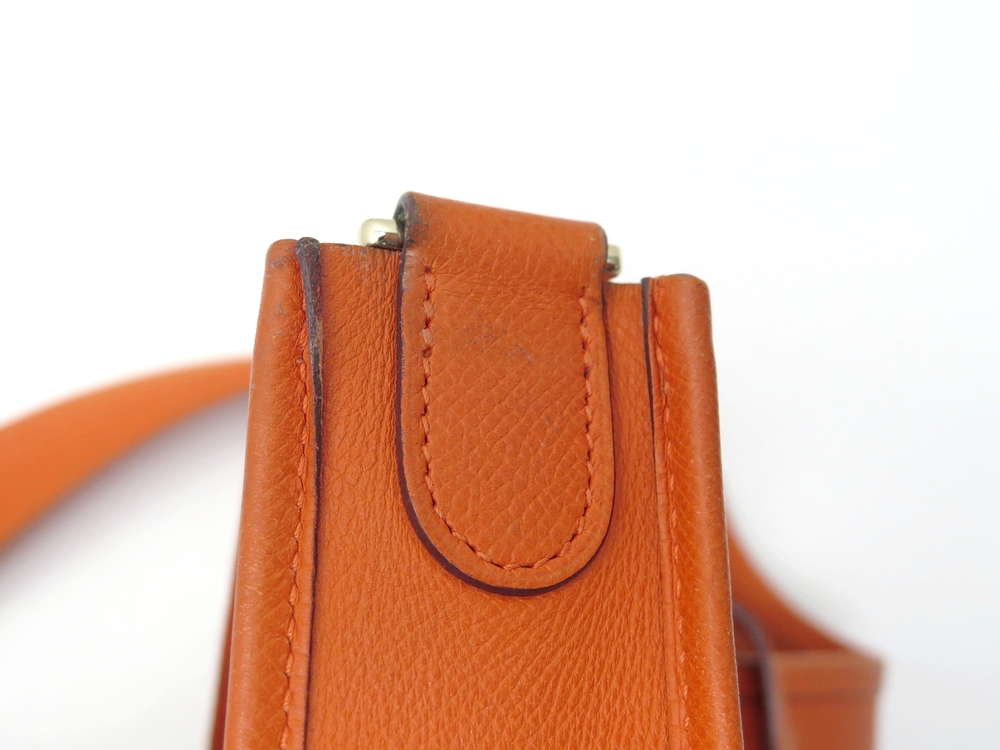 Evelyne leather crossbody bag Hermès Camel in Leather - 35601641