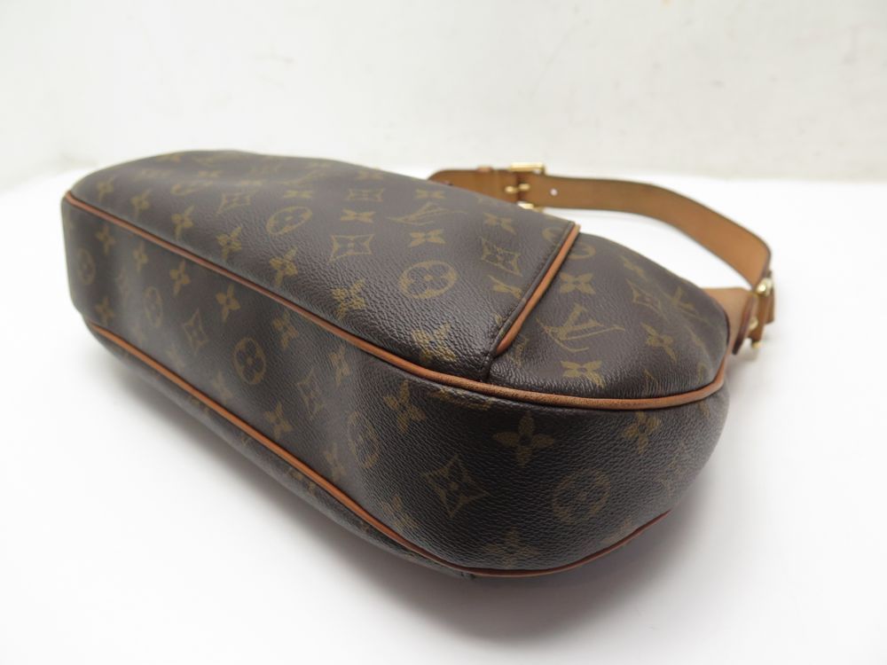 Louis Vuitton Thames Handbag 366782