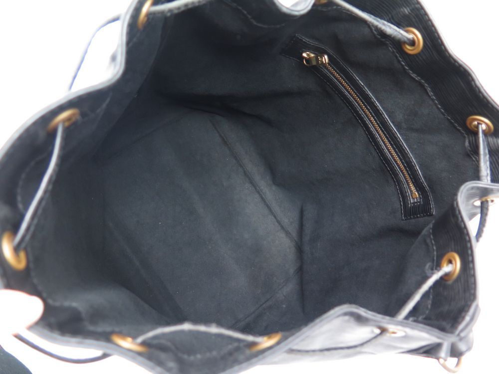 Sac Louis Vuitton Noé GM en cuir épi noir