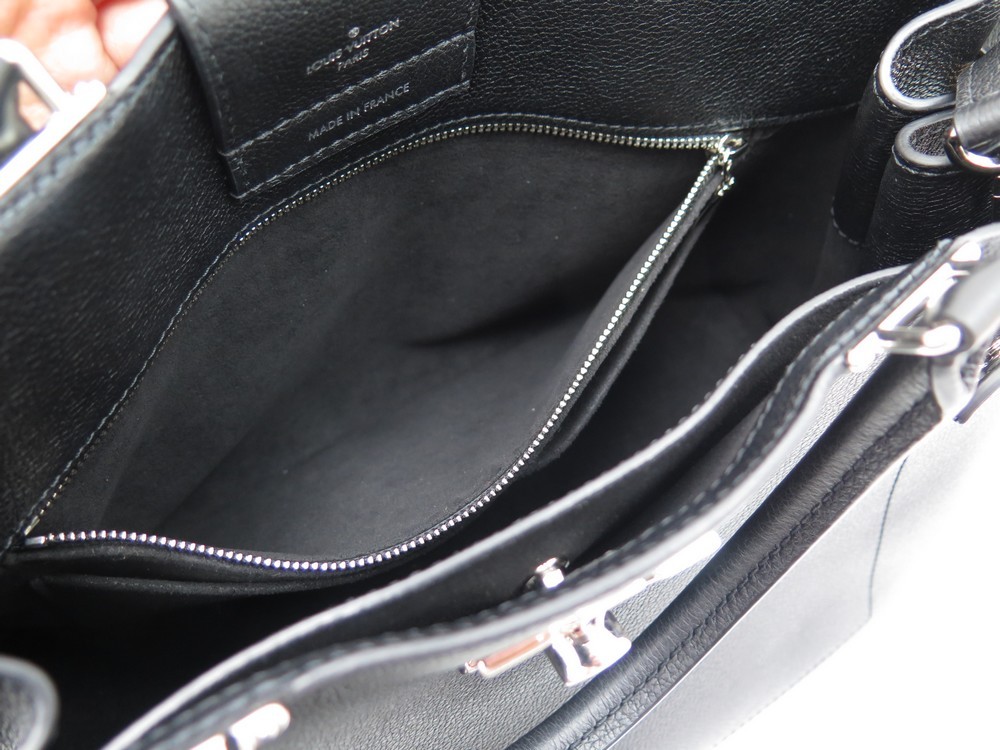 LOUIS VUITTON Lockme day handbag M53730