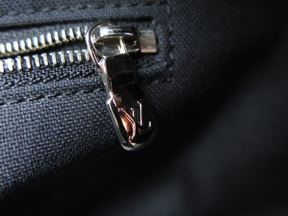 Louis Vuitton Handbag Epi Noir Sac De Voyage Bourget (Black And Silver)