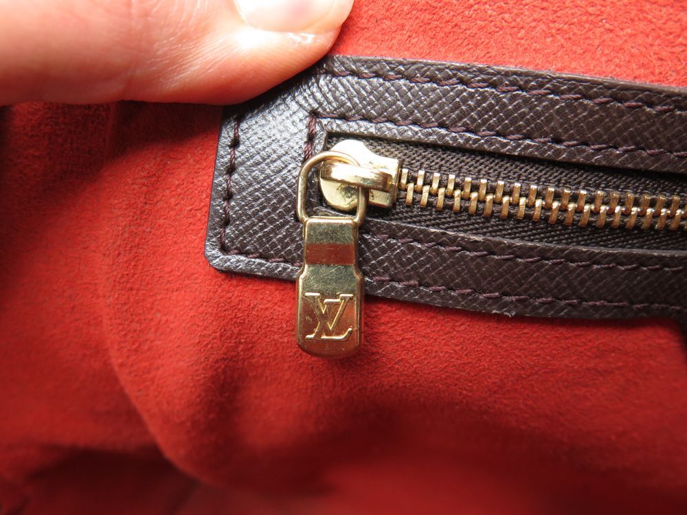 Bolso cabas Louis Vuitton L 375817, Sac à main Louis Vuitton Triana en  toile damier ébène et cuir glacé marron