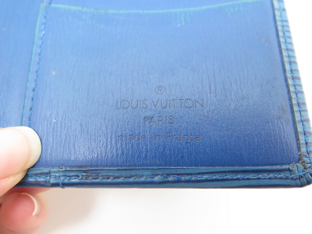 Louis Vuitton, Porte-cartes  mini organizer  en cuir épi bleu – H-LUXE