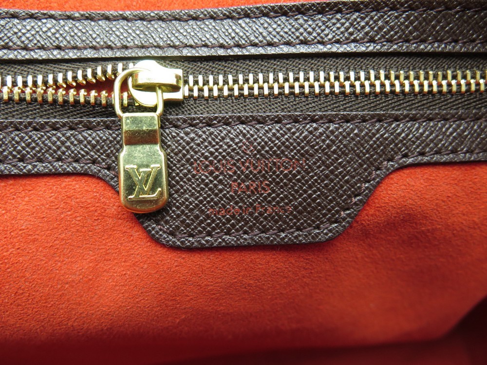Bolso cabas Louis Vuitton L 375817, Sac à main Louis Vuitton Triana en  toile damier ébène et cuir glacé marron