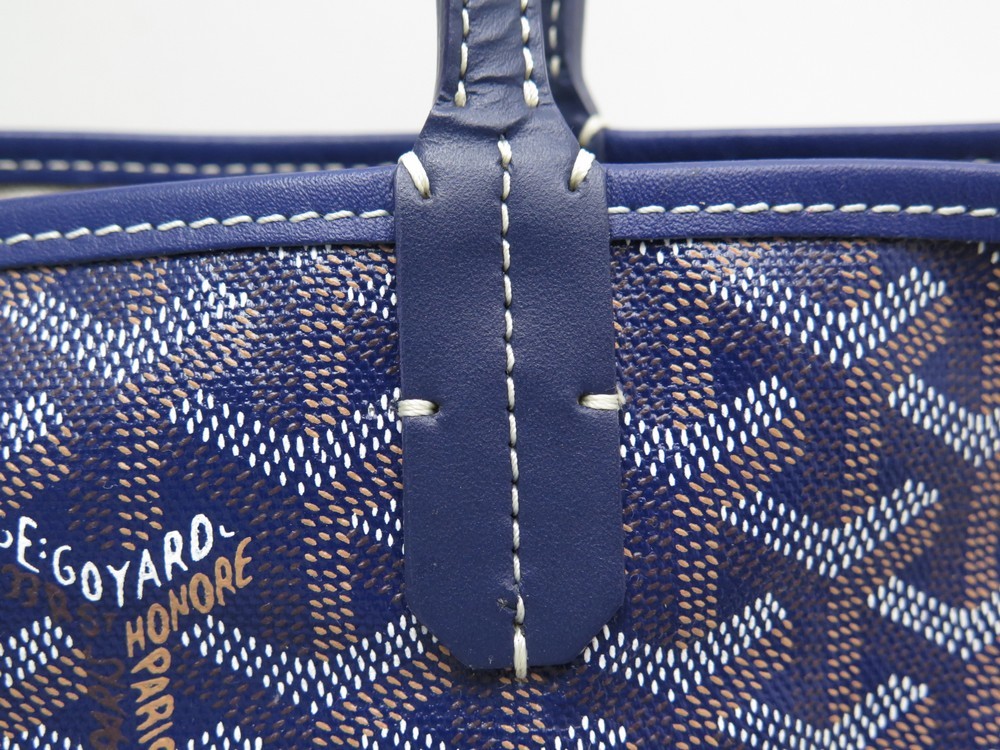 Sac à bandoulière GOYARD, coll. 2021. Toile enduite bleu…