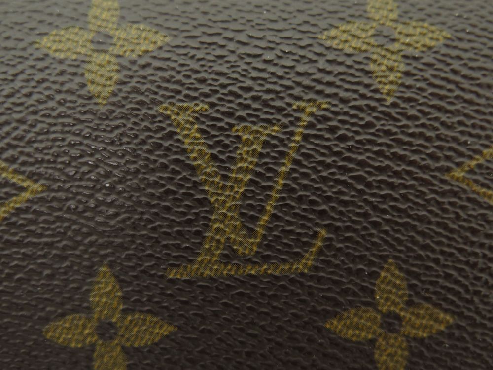 Minaudière Louis Vuitton métal Doré Bordeaux