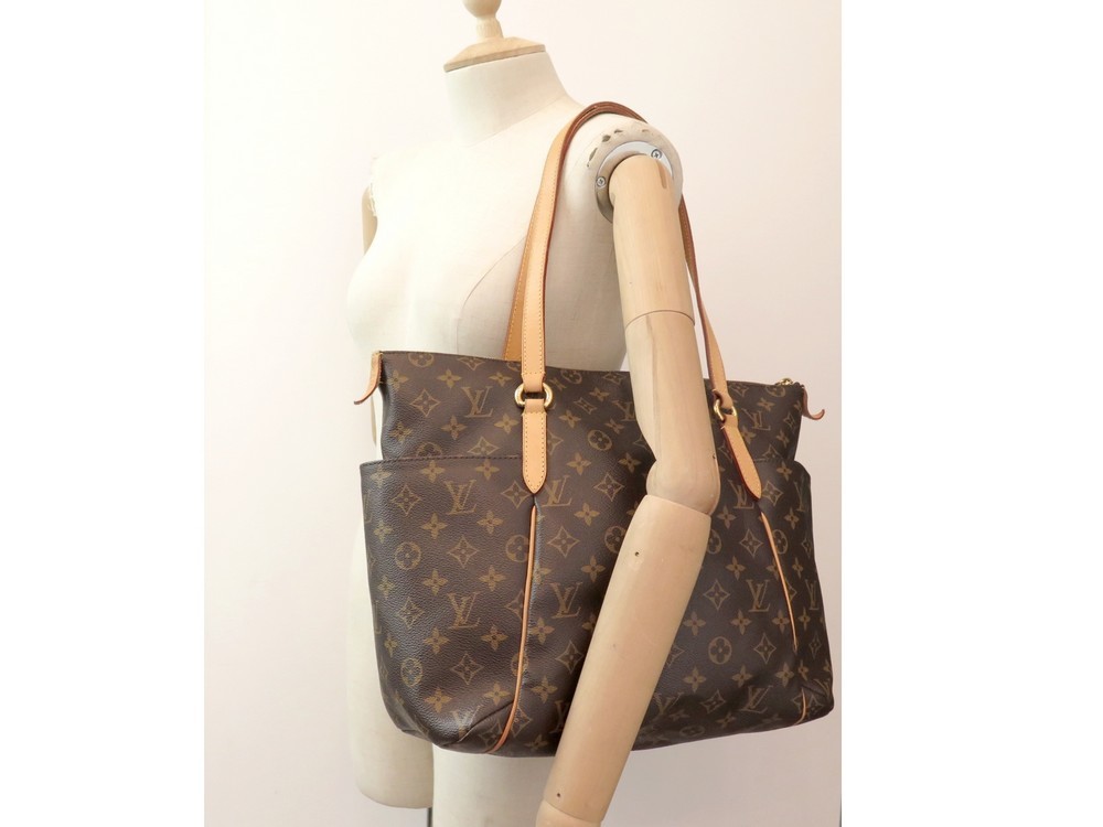 Replica Louis Vuitton M41015 Totally MM Shoulder Bag Monogram Canvas For  Sale