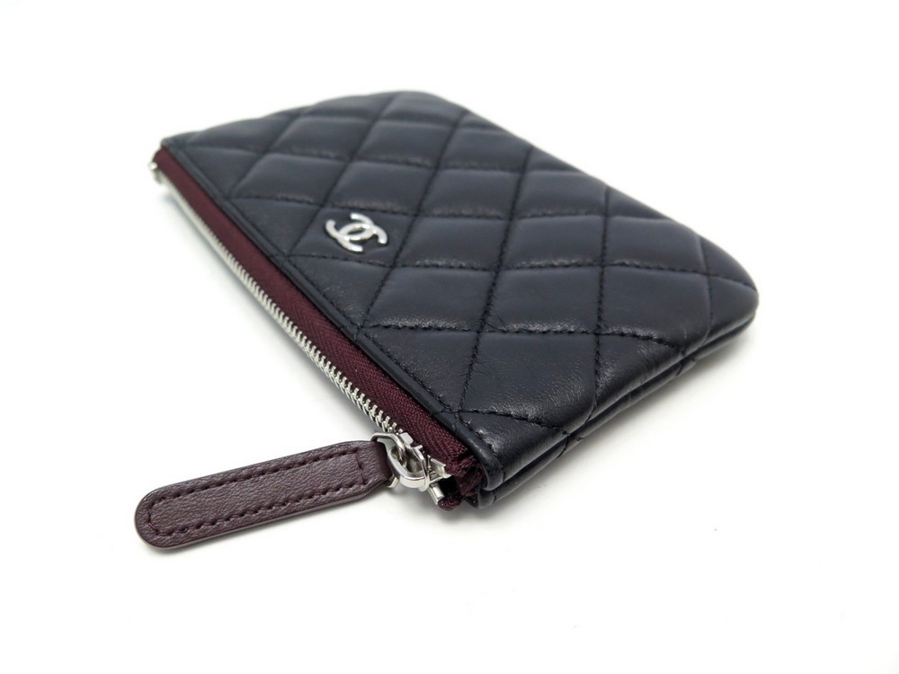 CHANEL Classic Mini Pouch (A82365 Y01480 C3906)