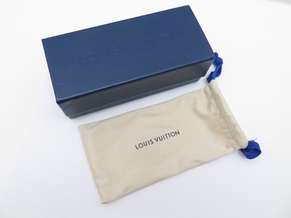 Lunettes de soleil Louis Vuitton Lunettes de soleil Femme La Boum en toile  Z1147E ; Z1147W 56-15 pas cher