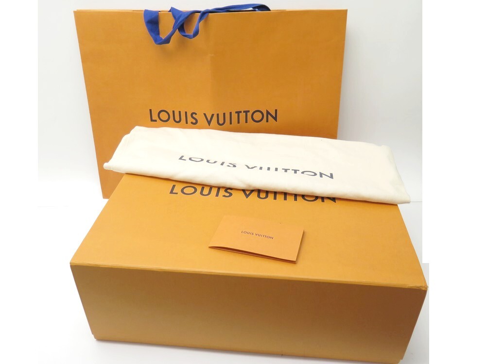 Hubby took me shopping for my bday and I chose the Valisette BB : r/ Louisvuitton