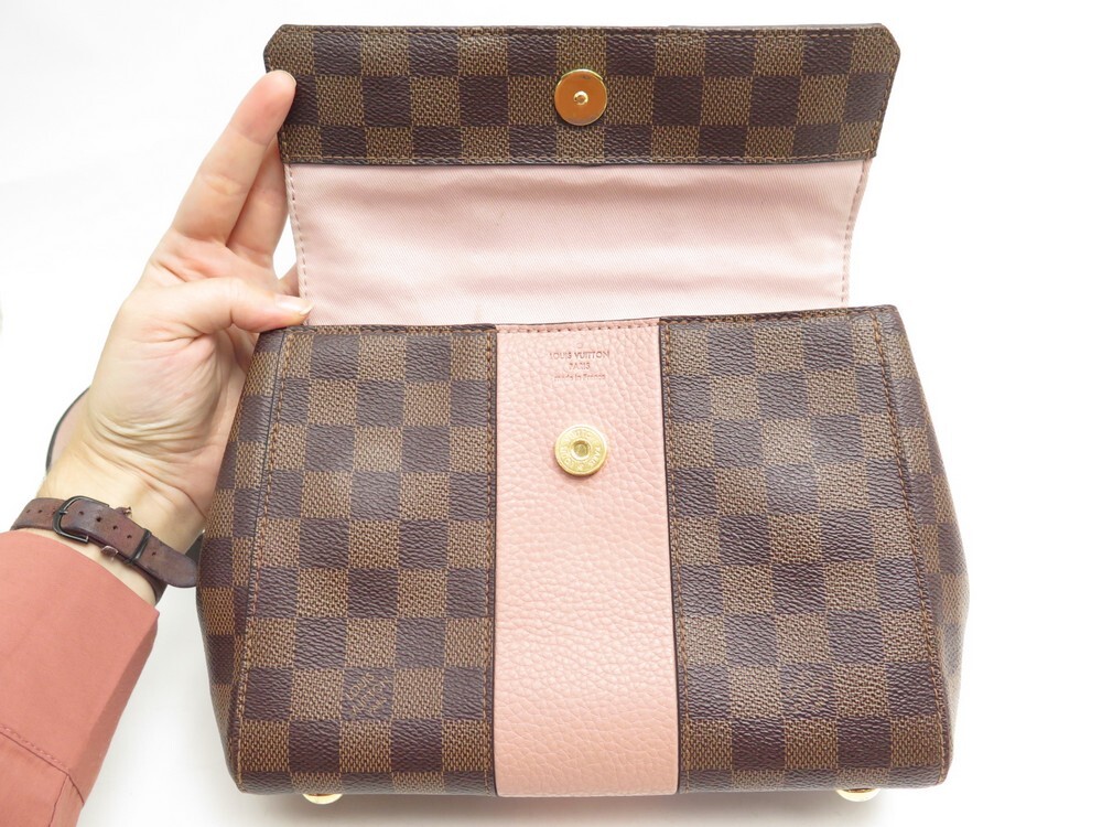 What's in my LV bag? Louis Vuitton Bond Street BB review and what fits  inside! 