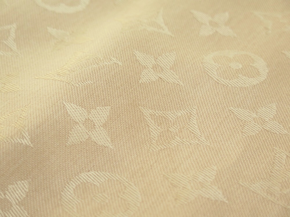Echarpe châle monogram en soie Louis Vuitton Marron en Soie - 26807462