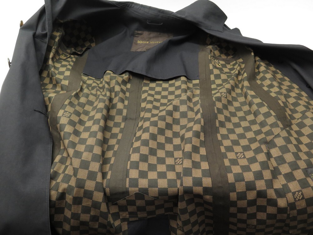Louis Vuitton - Mackintosh Fabric Coat - Catawiki