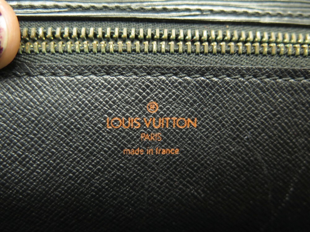 Serviette Louis Vuitton Ambassadeur en cuir épi brique