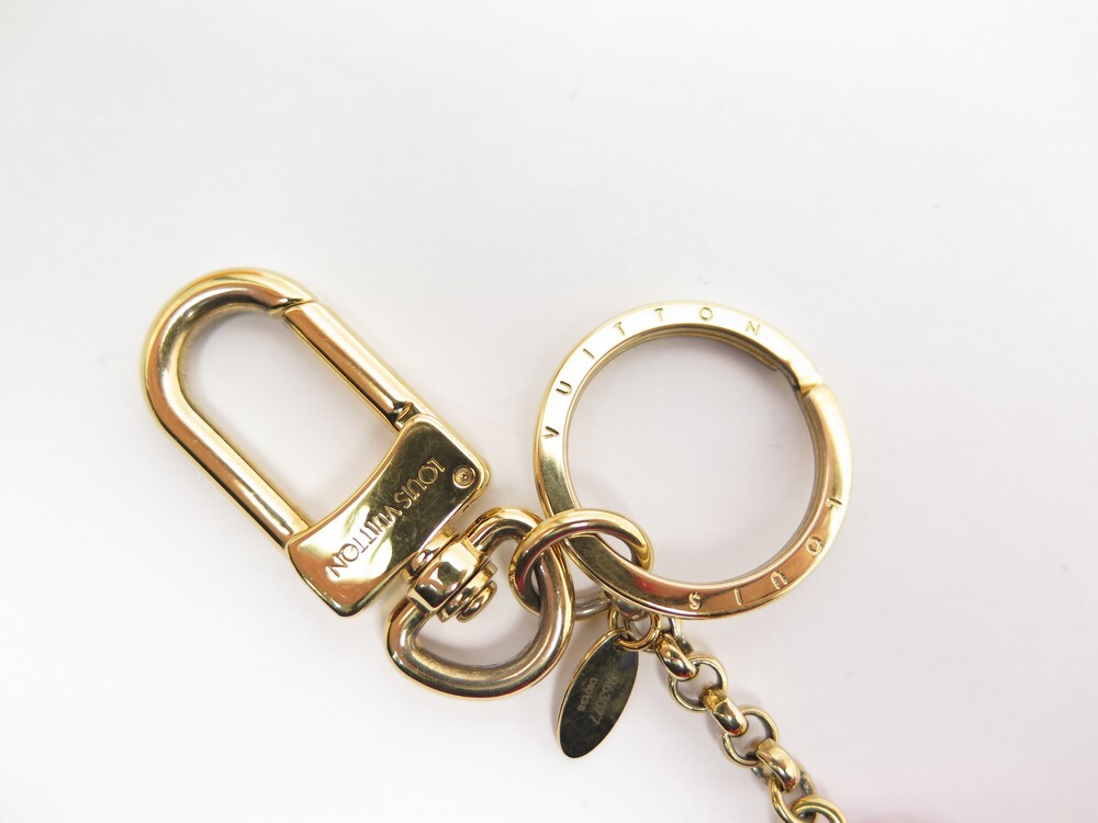 LOUIS VUITTON Porte Cles Vivienne Charm Key Ring M68458 LV Auth 19665  Golden Metal ref.334732 - Joli Closet