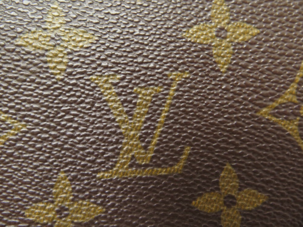 Shop Louis Vuitton Marco Wallet (PORTEFEUILLE MARCO, M62288) by Mikrie