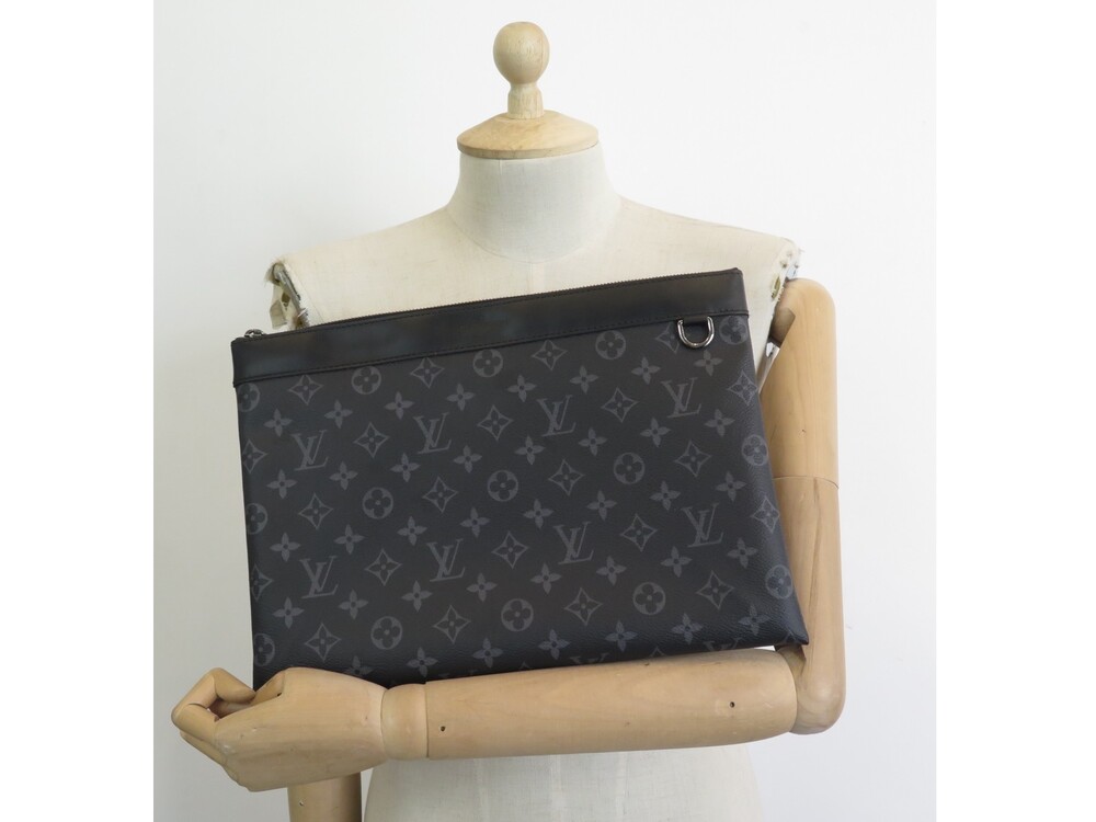 Louis Vuitton Pochette Apollo M62291 Monogram Eclipse Clutch