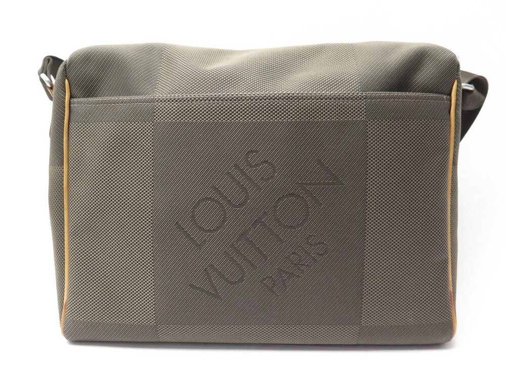 sac a main louis vuitton besace district mm toile