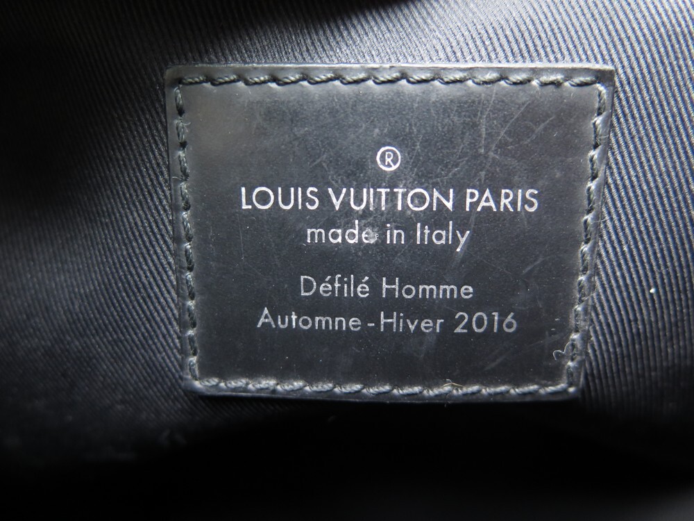 Shop Louis Vuitton Messenger Pm Voyager (PM VOYAGER MESSENGER BAG, M40511)  by Mikrie