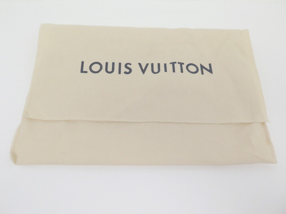 Shop Louis Vuitton Troca Pm (M59116) by hacchi.