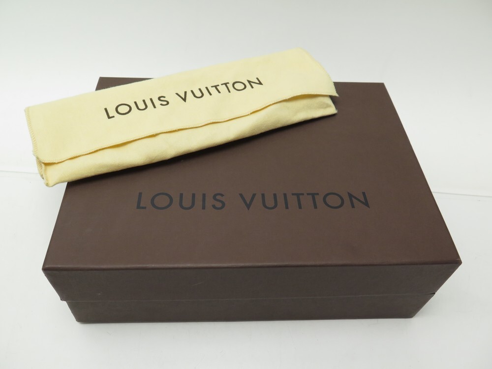 LOUIS VUITTON Paris - Sacoche modèle Naviglio en toile enduite à damiers  ébène et cuir marron, garniture, Vente aux enchères : Mode - Vintage -  Maroquinerie