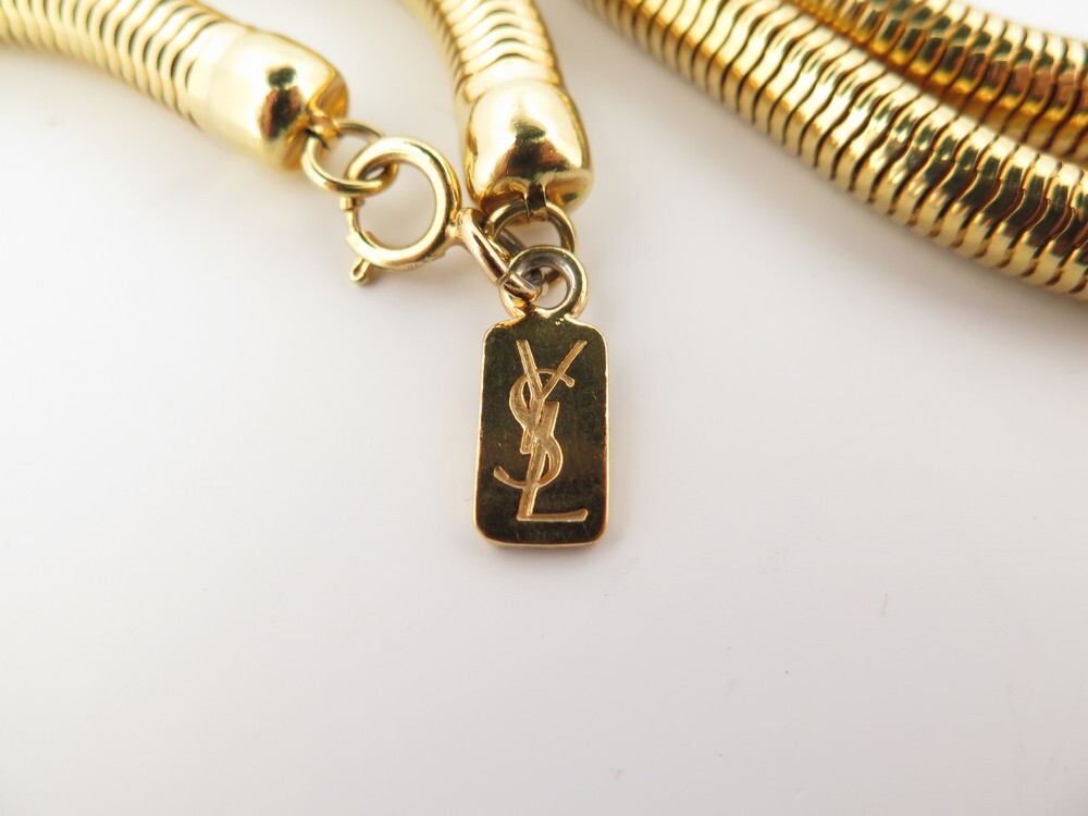 YVES SAINT LAURENT. YSL Necklace. Gold hardware Gold-plated ref