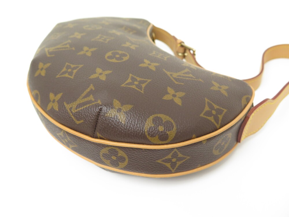 Louis Vuitton Pochette Croissant Monogram Canvas Shoulder Handbag at  1stDibs  pochette croissant louis vuitton, sp0033 louis vuitton, lv  pochette croissant
