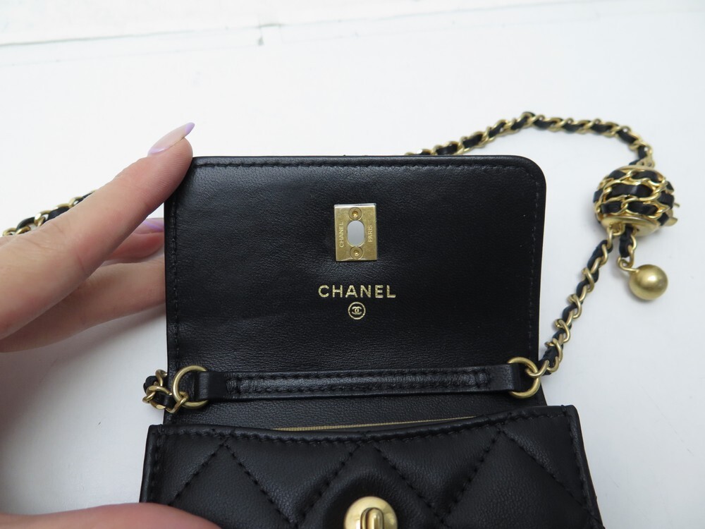 NEUF SAC CEINTURE CHANEL PEARL CRUSH EN CUIR NOIR PORTE CARTE BELT BAG  3000€